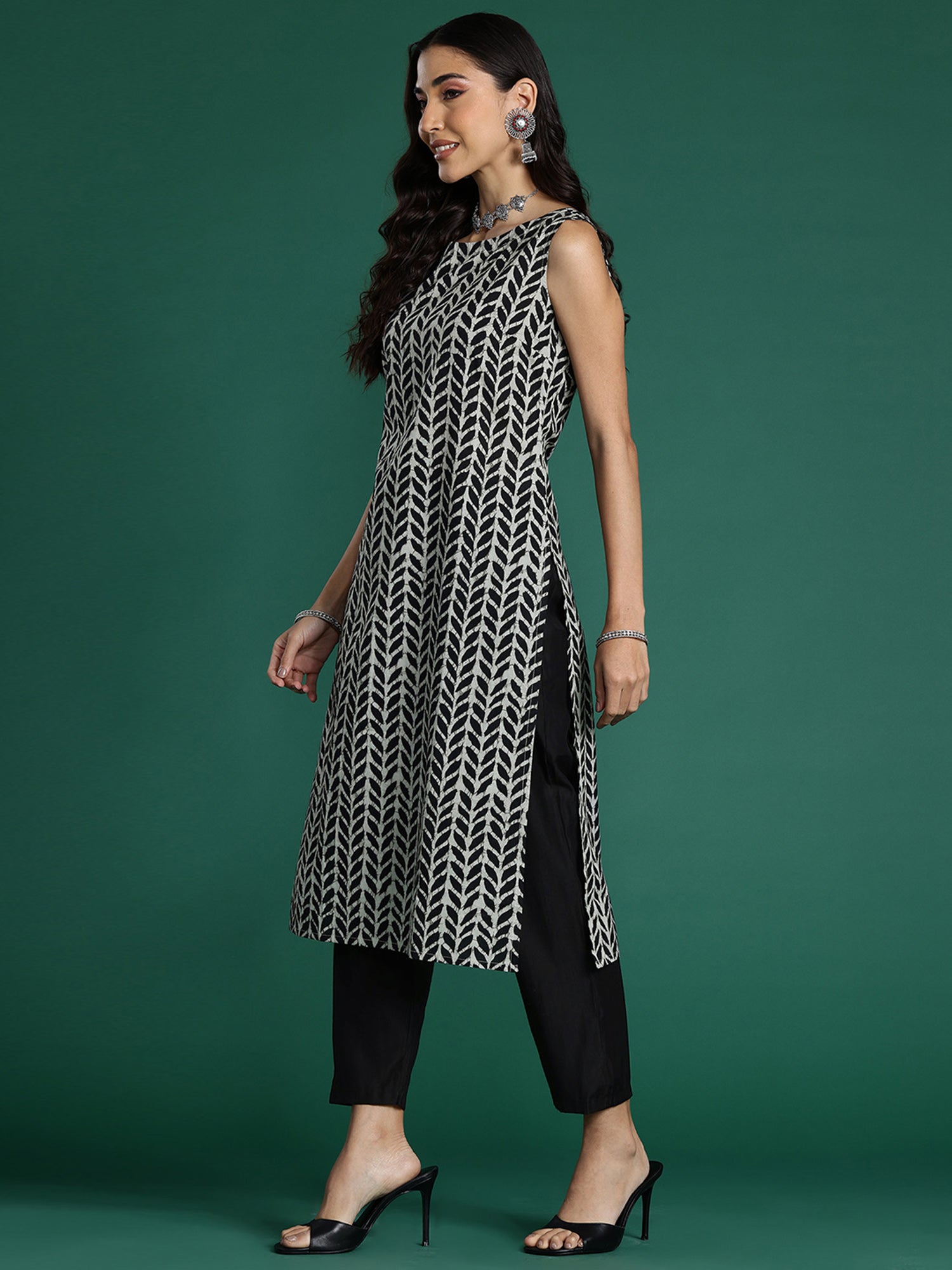 Women Black Printed Straight Kurtas