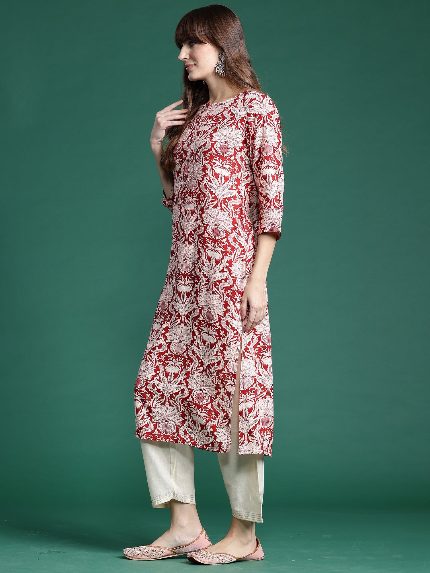 Women Red Printed Straight Kurtas