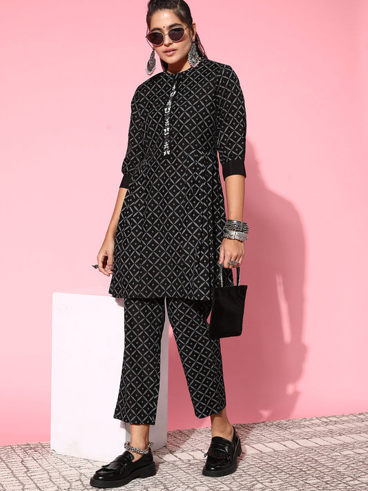 Women Black Embroidered Straight Kurta With Trousers Set