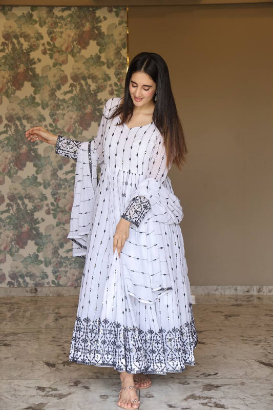 White Circle Embroidered Anarkali Kurta Set