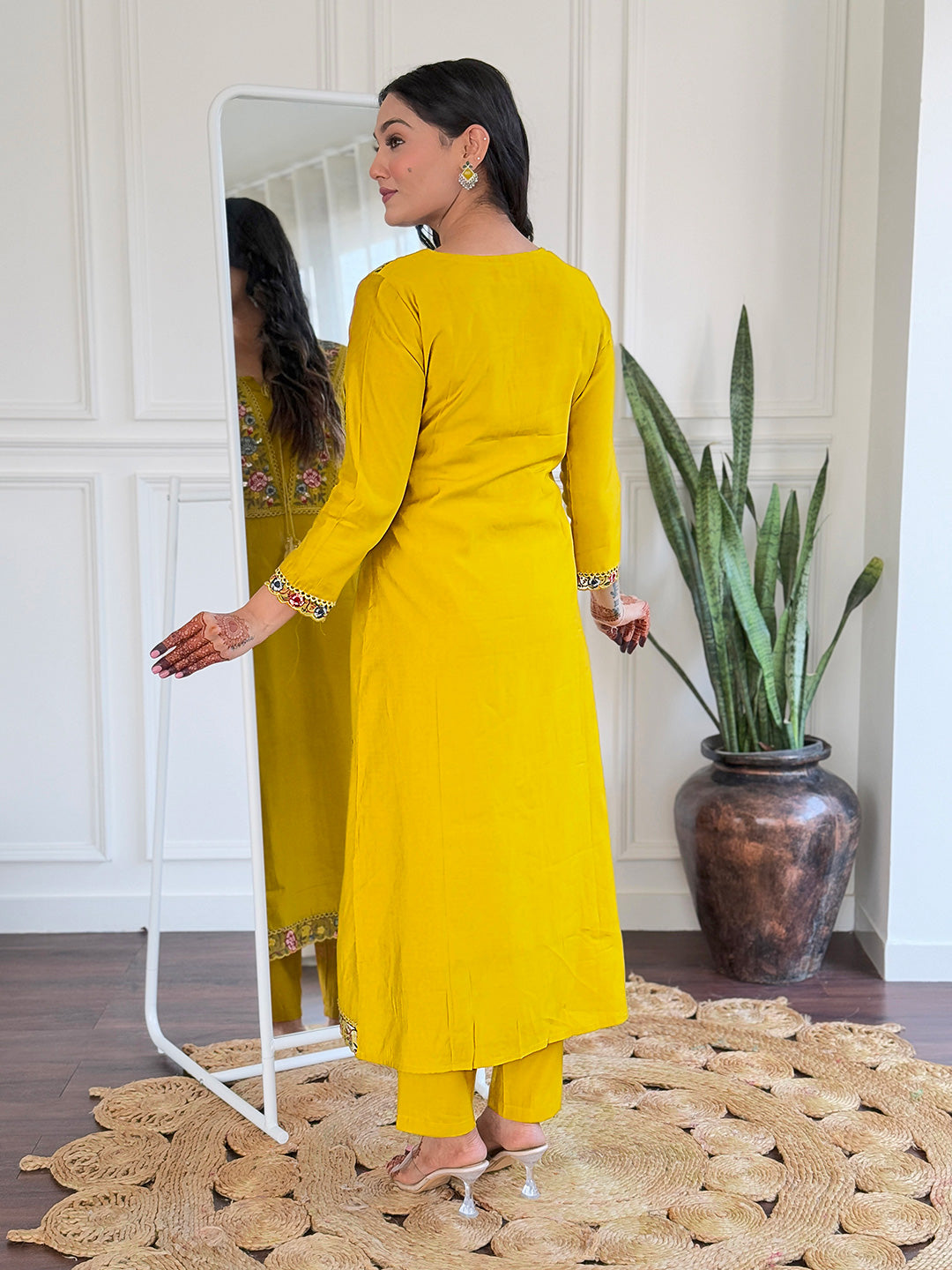 Beautiful Women's Thread work Viscose Fabric Straight Kurta, Pant and Dupatta Set