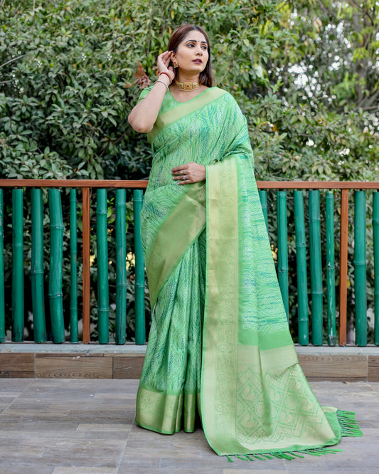 Green Dola Silk Wevon Pallu Border Designer Saree With Digital Print