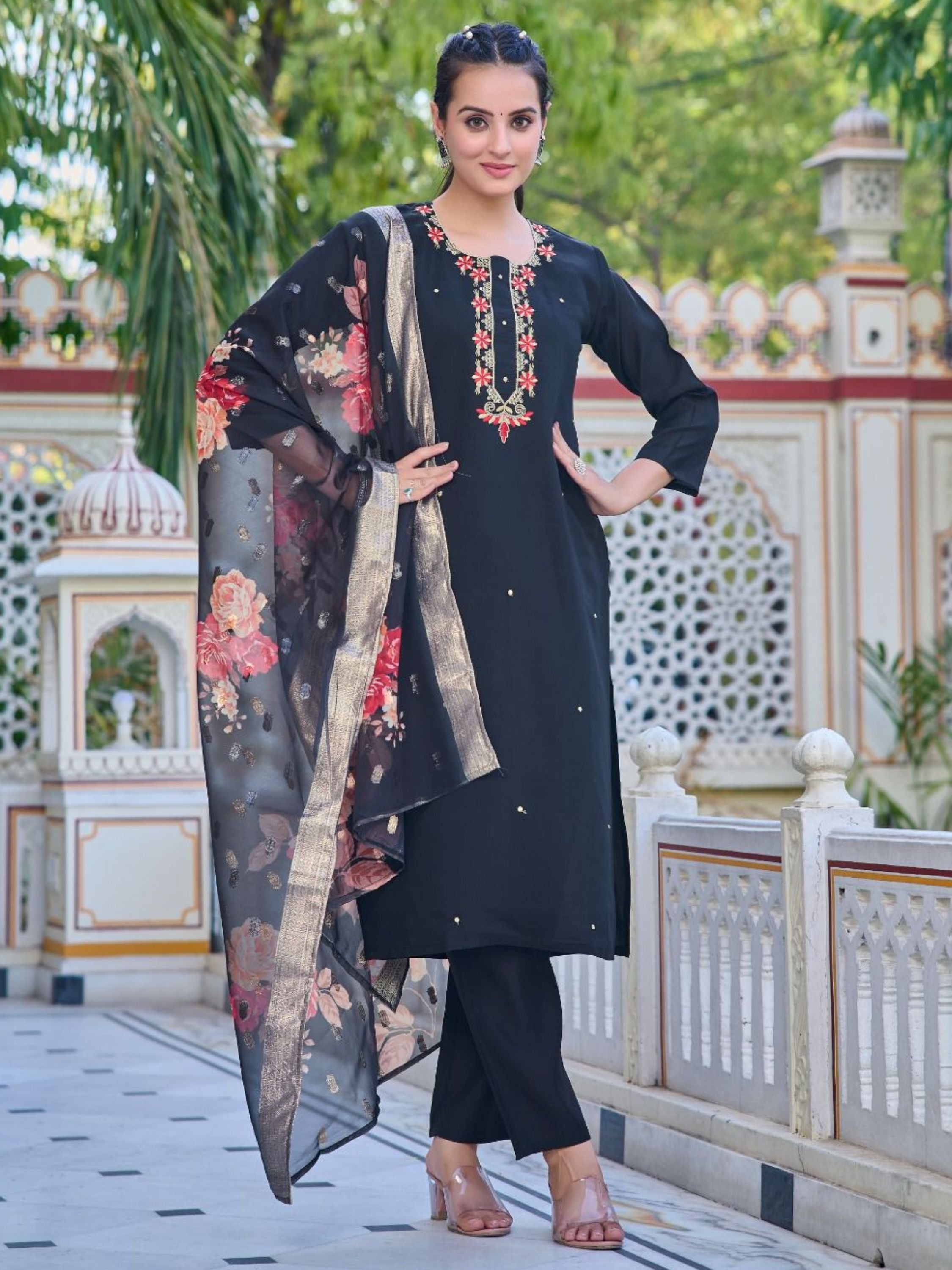 Black Embroidered Straight Kurta