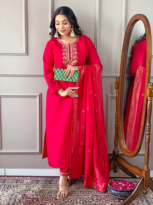 Gajri Embroidered Straight Kurta