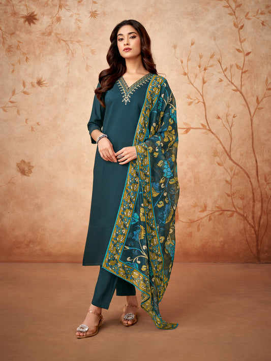 Green Embroidered Straight Kurta