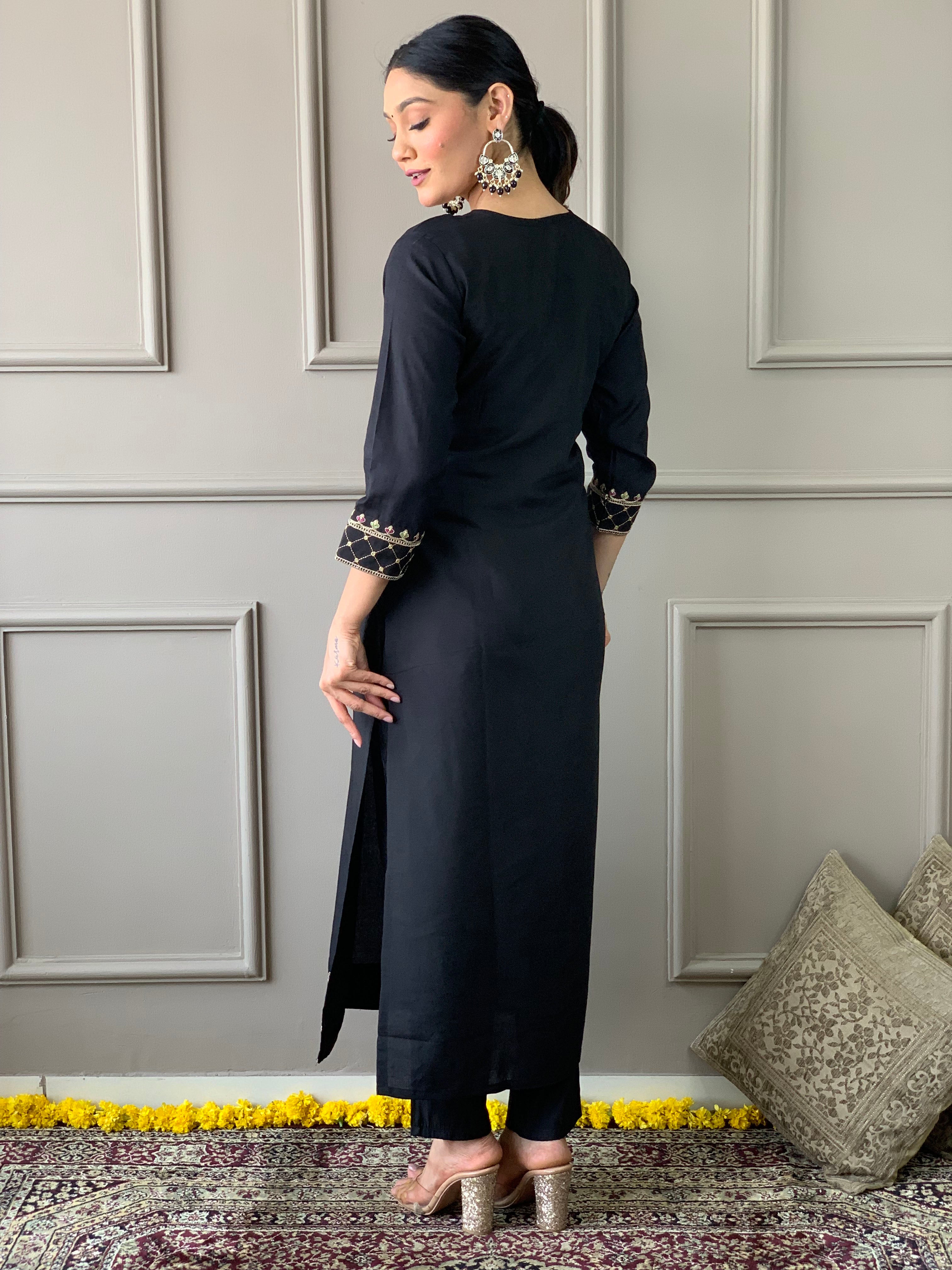 Black Embroidered Straight Kurta