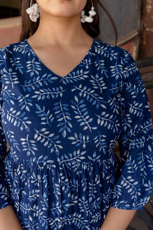 Women Indigo Blue Printed Dress With Three Quarter Sleeves