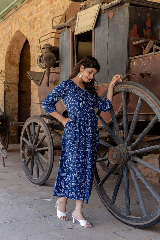 Women Indigo Blue Printed Dress With Three Quarter Sleeves