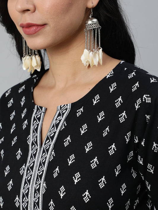 Women Black Calf Length Straight Kurta With Round Neck And Three Quarter Sleeves