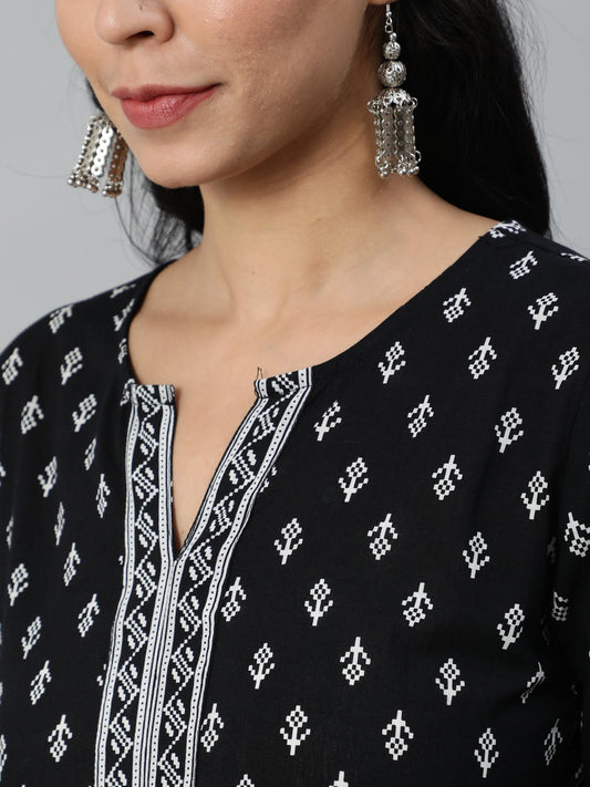 Women Black & White Printed Cotton Tunic