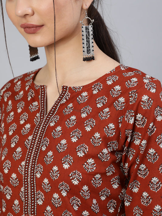 Women Maroon Ethnic Printed Straight Kurta With Three Quarter Sleeves