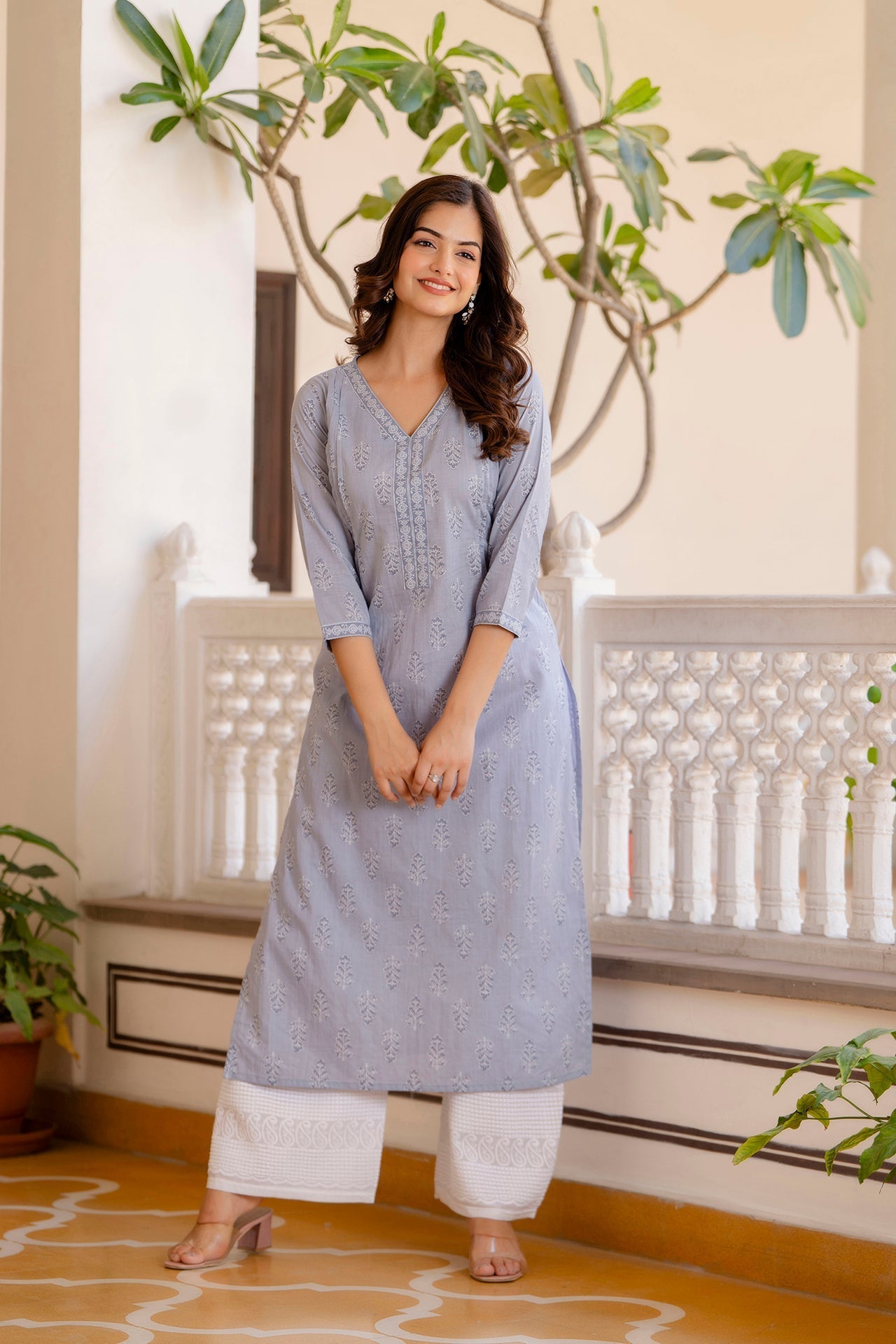 Women Purple Ethnic Printed Straight Kurta With Three Quarter Sleeves