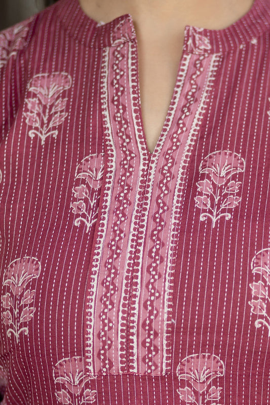 Women Mauve Printed Straight Kurta With White Solid Trouser