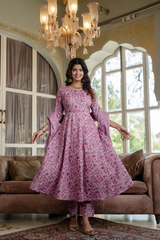 Women Lavender Floral Printed Straight Kurta With Trouser And Dupatta