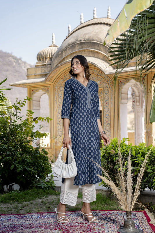 Women Blue Ethnic Printed Straight Kurta With Three Quarter Sleeves