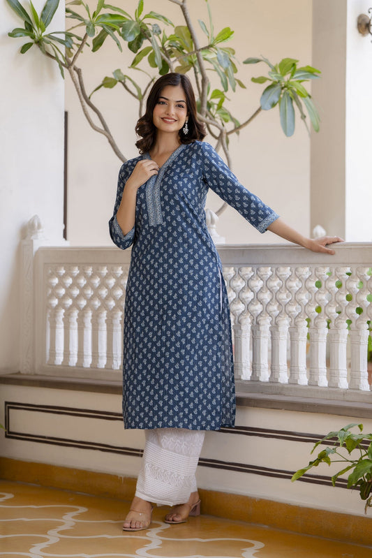 Women Blue Printed Straight Kurta With Three Quarter Sleeves