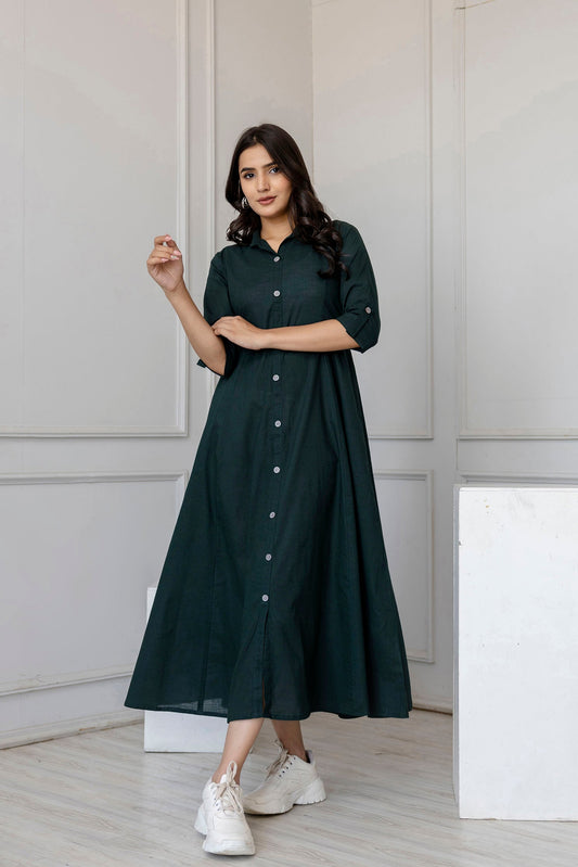 Women Green Solid Flared Dress With Three Quarter Sleeves