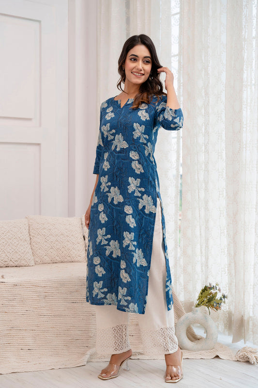 Women Blue Printed Straight Kurta With Three Quarter Sleeves