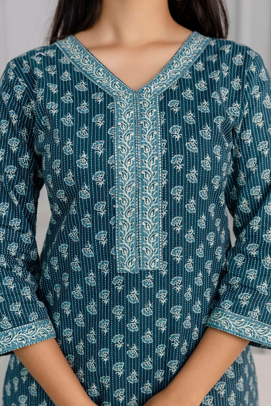 Green Printed Straight Kurta With Three Quarter Sleeves