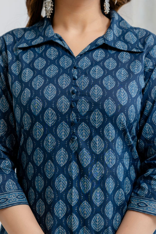 Women Blue Printed Straight Kurta with Three Quarter Sleeves