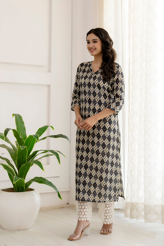 Women Grey Printed Straight Kurta With Three Quarter Sleeves