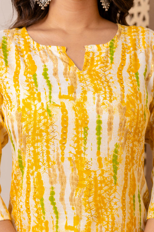 Women Yellow Printed Straight Kurta With Three Quarter Sleeves