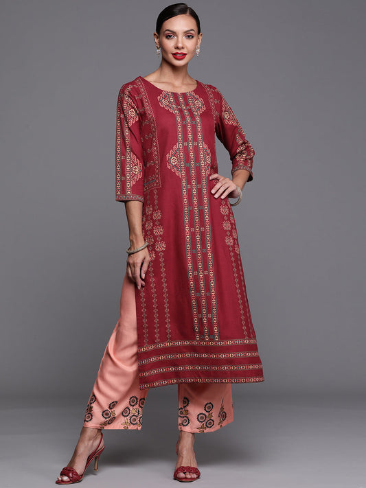 Women Maroon Foil Printed Straight Kurtas