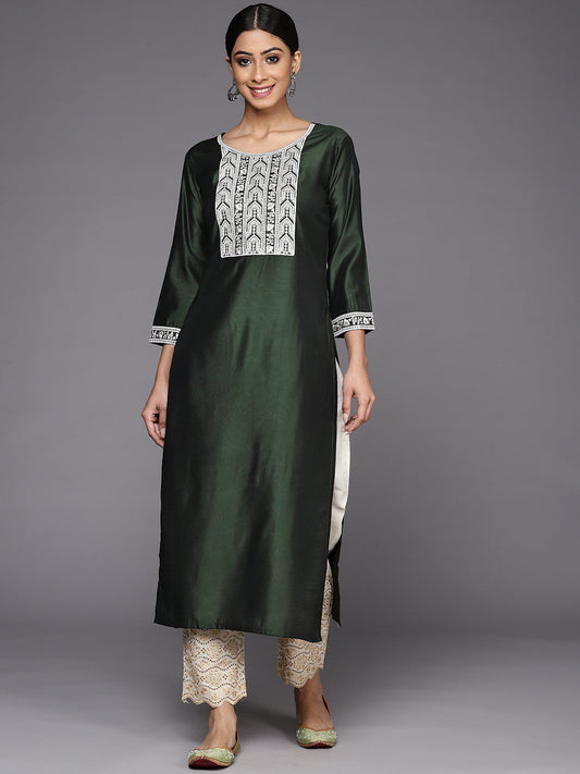 Women Green Solid Straight Kurta