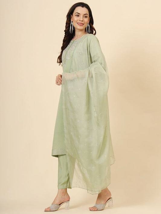 Pista Muslin Silk Blend Designer Embroidery Work Ethnic Partywear