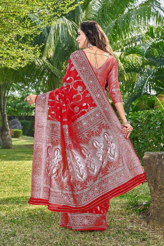 Red Color Silk Cotton Wevon Thread Designer Ethnic Casual Looks Saree