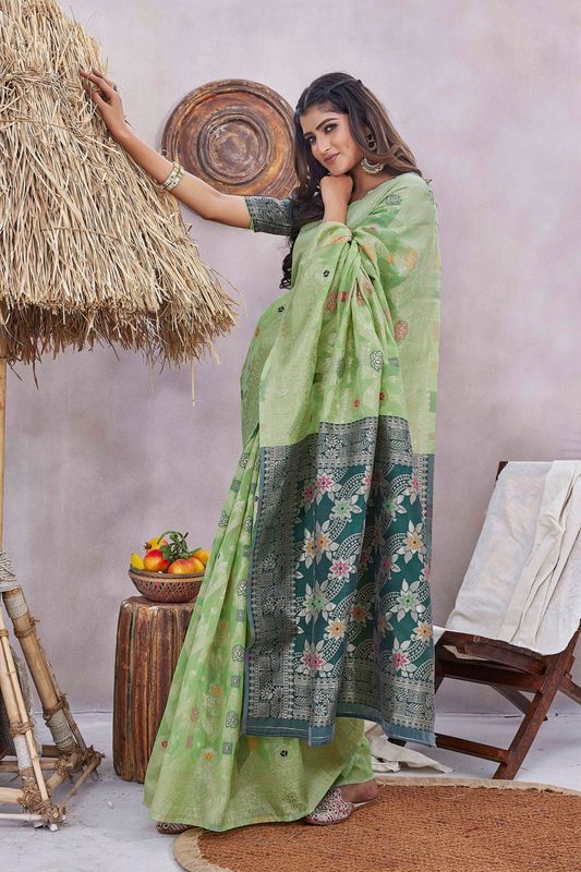 Green Color Ethnic Silk Blend Fabric Graceful Festive Saree With Wevon Jacquard Designer