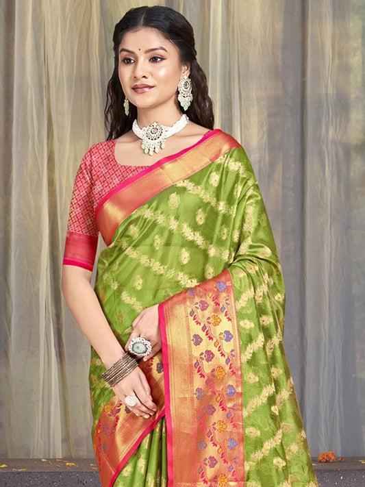 Green Color Graceful Silk Fabric Saree With Wevon Jacquard Designer