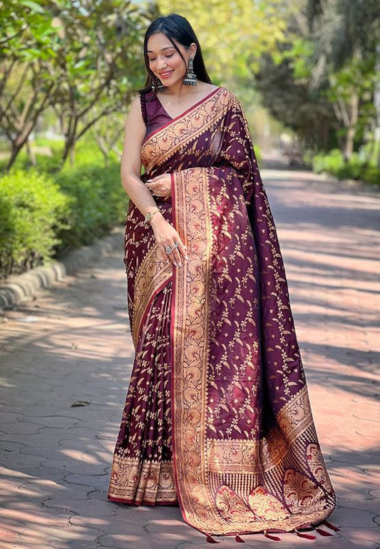 Magenta Banarasi Silk Wevon Jari Designer Ethnic Partywear Ceremonial Saree For Trendy Looks