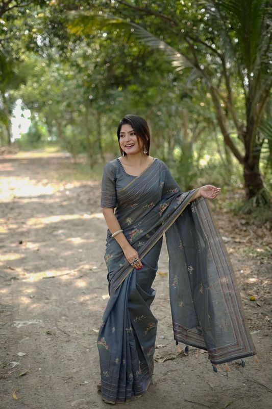 Elegant Grey Khadi Tussar Silk Saree With Sophisticated Designer Kantha Stitch Thread Embroidery Work