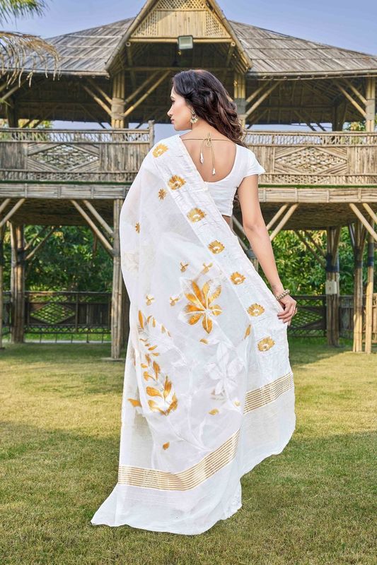 White Color Silk Cotton Wevon Thread Designer Ethnic Casual Looks Saree