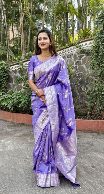 Purple Wevon Jacquard Jari Designer Banarasi Silk Saree