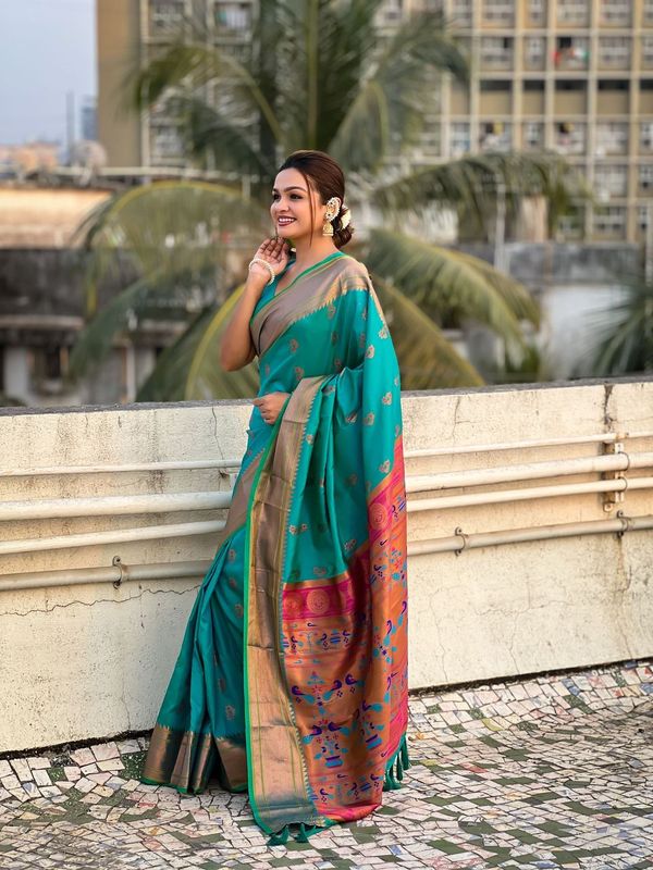 Rama Color Soft  Silk Fabric Graceful Wevon Nath Meenakari Designer Saree