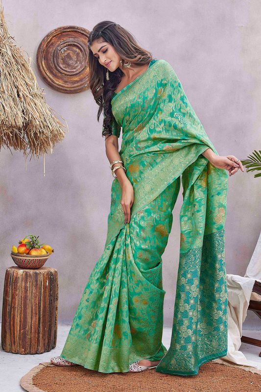 Green Color Ethnic Silk Blend Fabric Graceful Festive Saree With Wevon Jacquard Designer