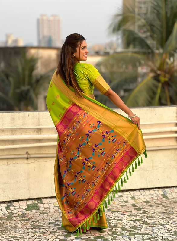 Green Color Soft  Silk Fabric Graceful Wevon Nath Meenakari Designer Saree