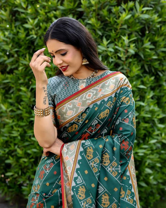 Green Wevon Ikkat Patola Designer Handloom Silk Saree