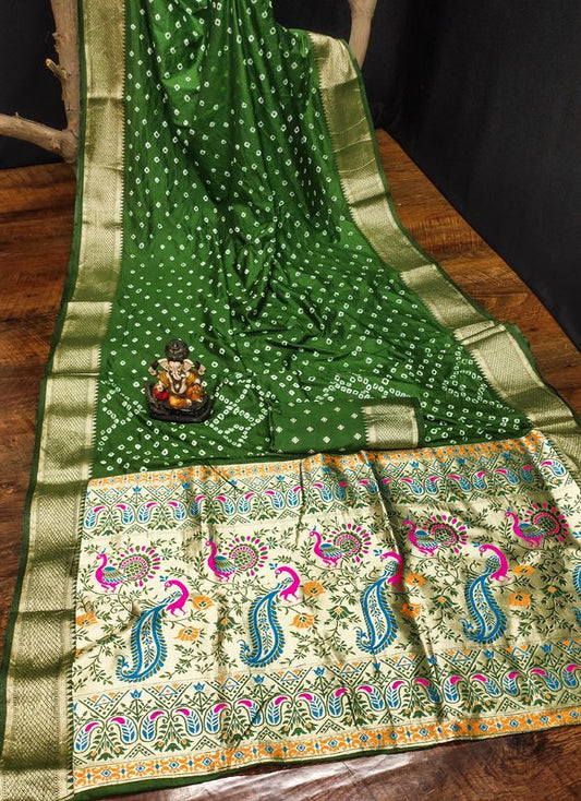 Green Dola Silk Wevon Pallu Border Designer Saree With Traditional Bandhej Printed